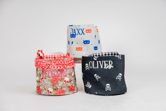 Personalized Halloween basket embroidered with a name